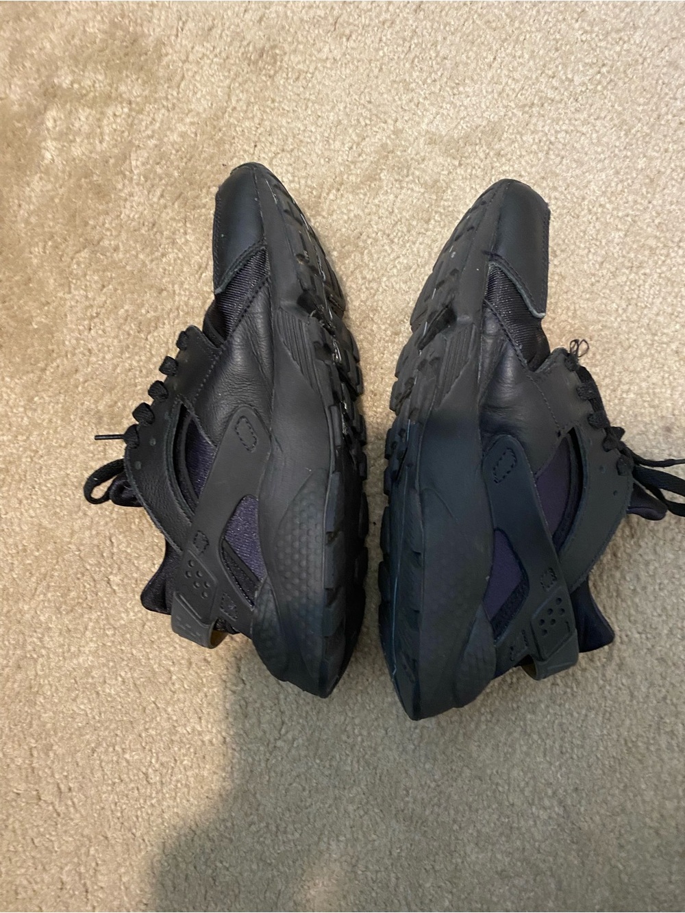 Nike hourache All-Black Athletic Sneakers